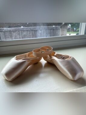 Bloch Pointe Shoe European Balance Size 3.5 3X New in Box